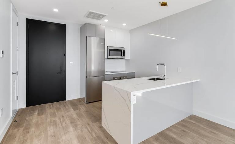 4320 52nd St #3E - Photo 2 of 10