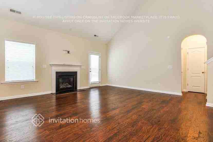 234 Marsh Creek Dr - Photo 2 of 23