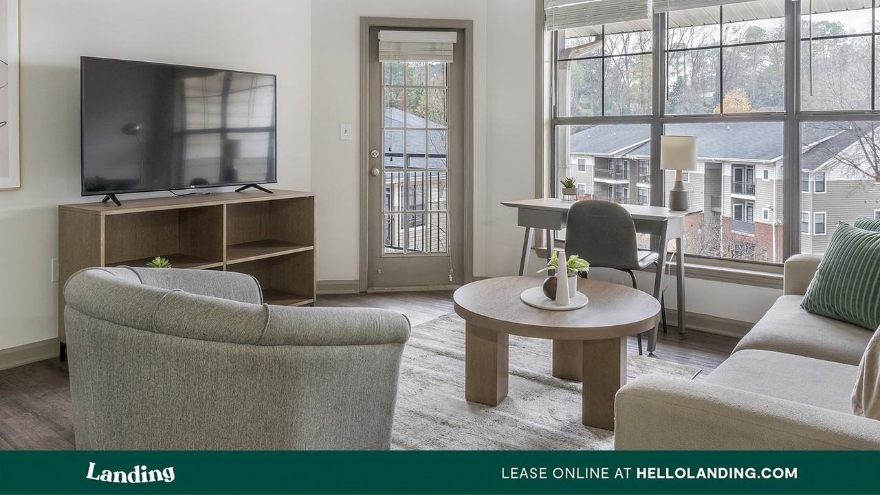 2000 Monroe Pl NE - Photo 6 of 50