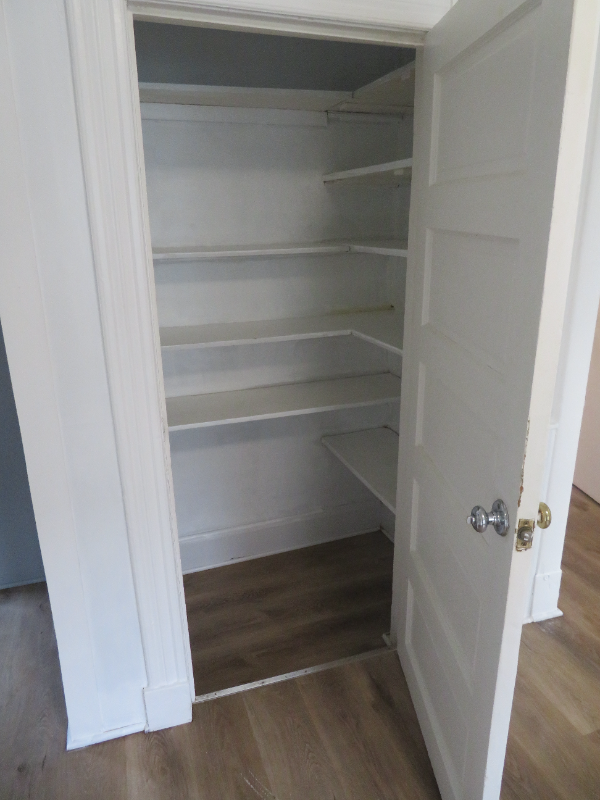 107 Manitoba Ave #2 - Photo 3 of 27