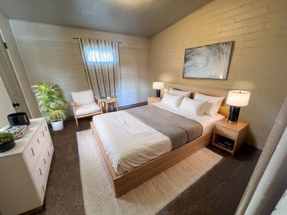 838 Avenue B - Photo 3 of 4