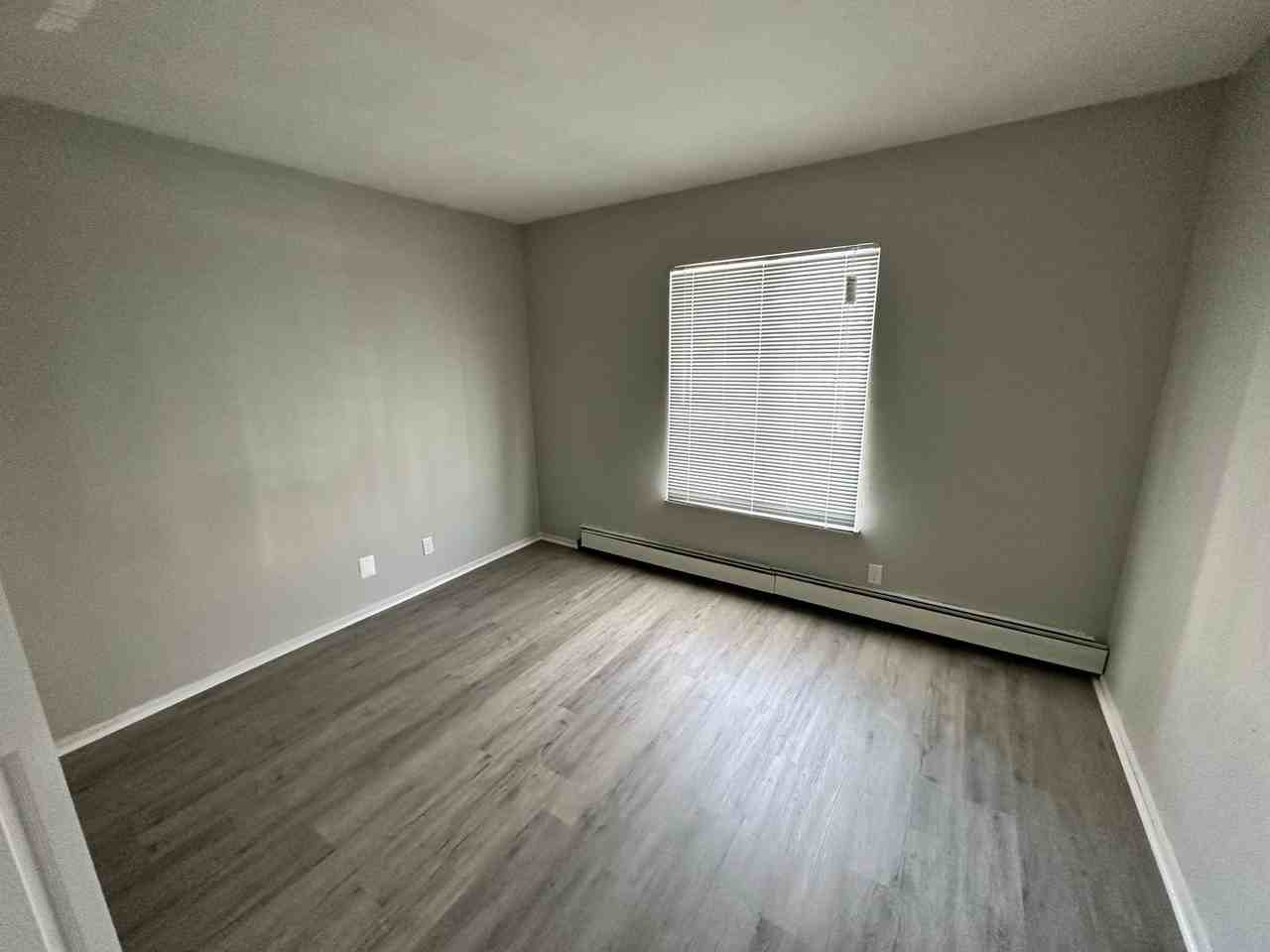 1305 - 1345 W Locust St. / 2866-2868 N 14th St. (50 Unit) - Photo 5 of 7
