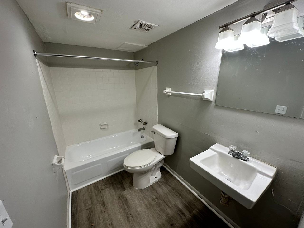 1305 - 1345 W Locust St. / 2866-2868 N 14th St. (50 Unit) - Photo 7 of 7