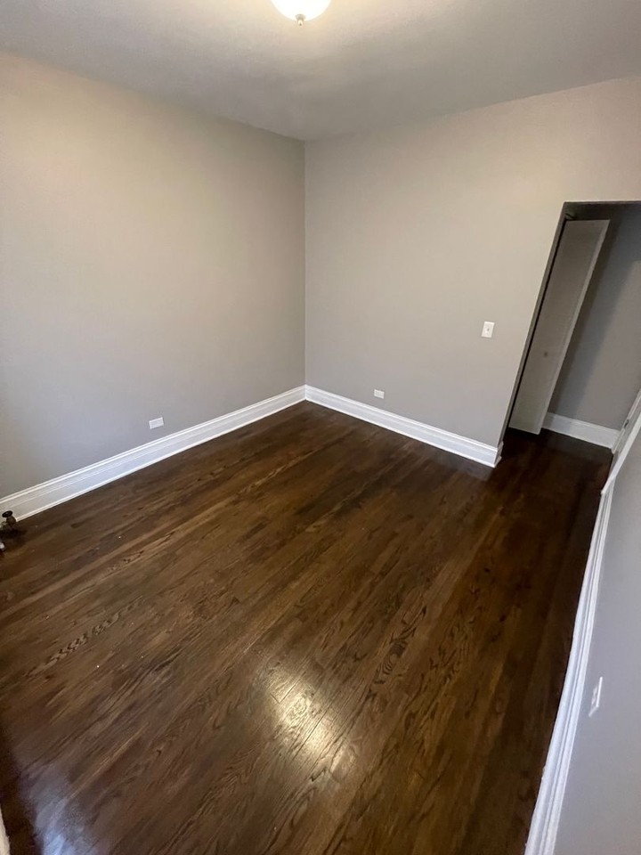 11019 S Vernon Ave - Photo 6 of 8