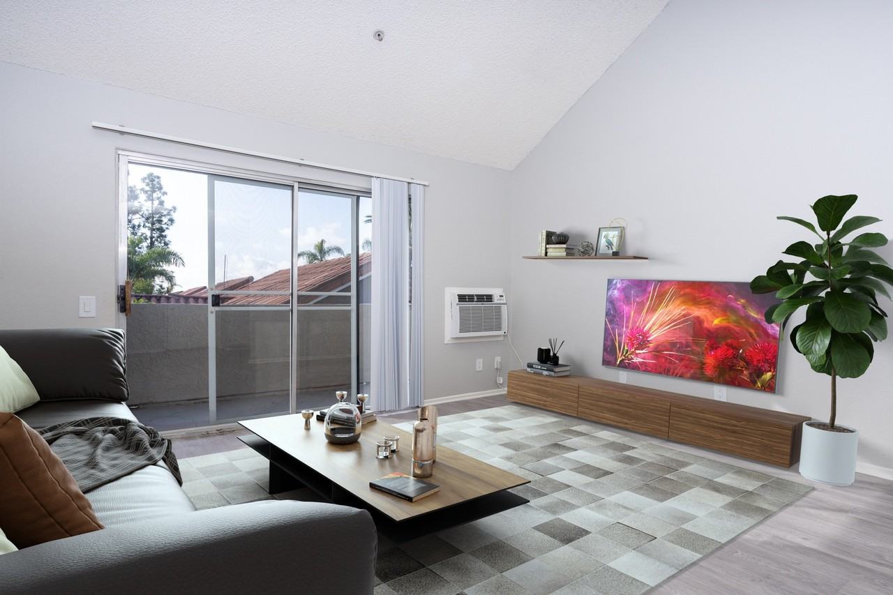 San Tropez - Photo 2 of 19