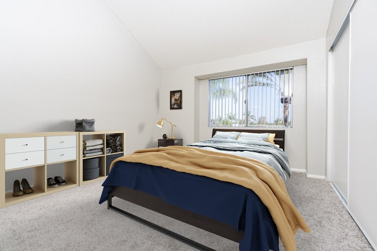 San Tropez - Photo 3 of 19