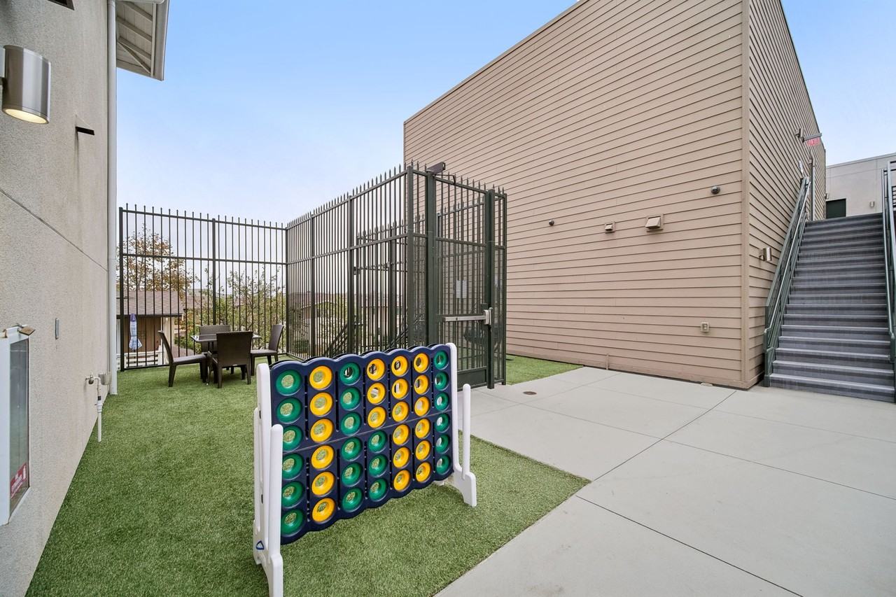 Yolo West Apartments - Photo 3 of 25