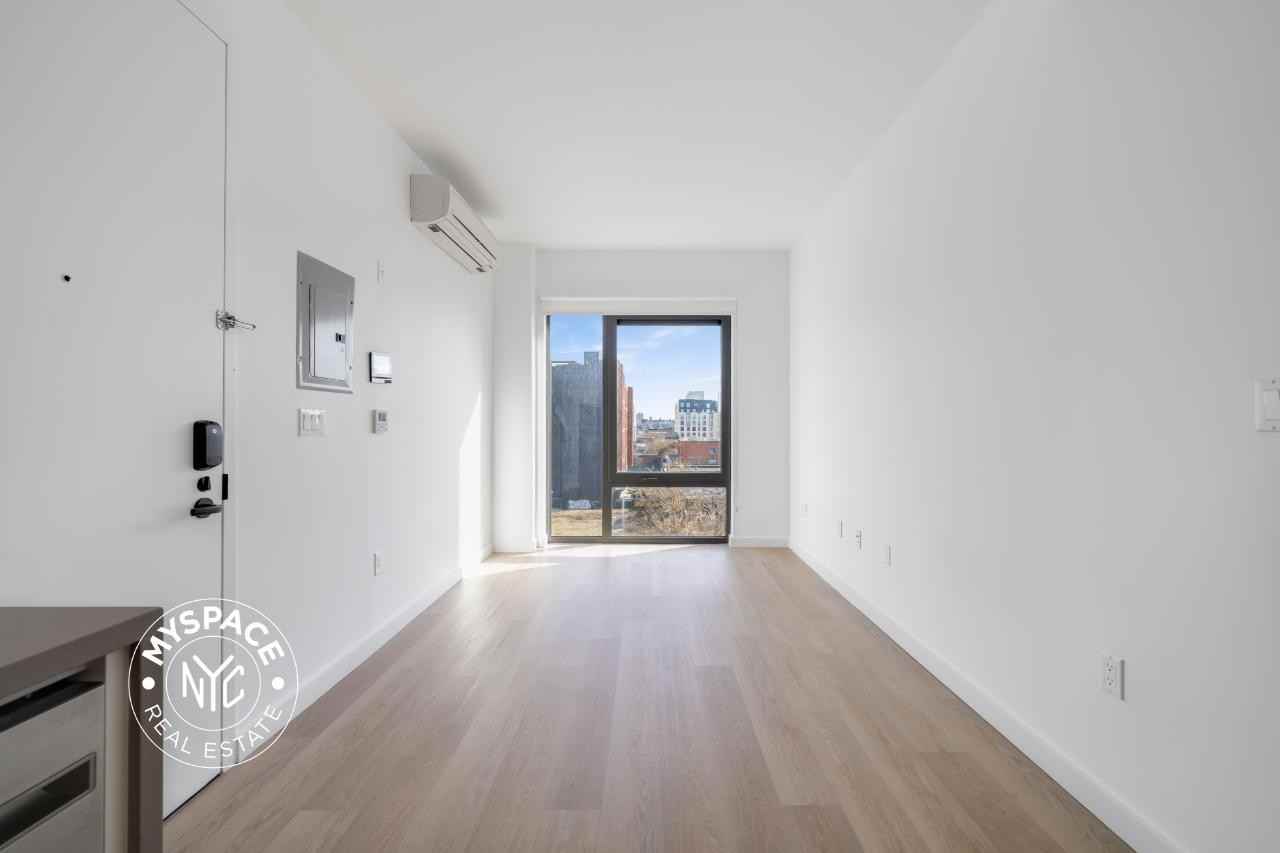 527 Grand Ave #505