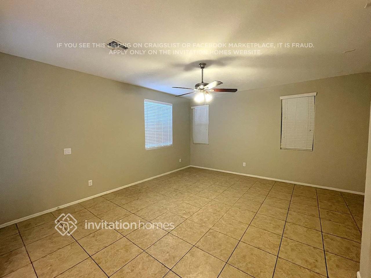3810 E Chickadee Rd - Photo 3 of 15