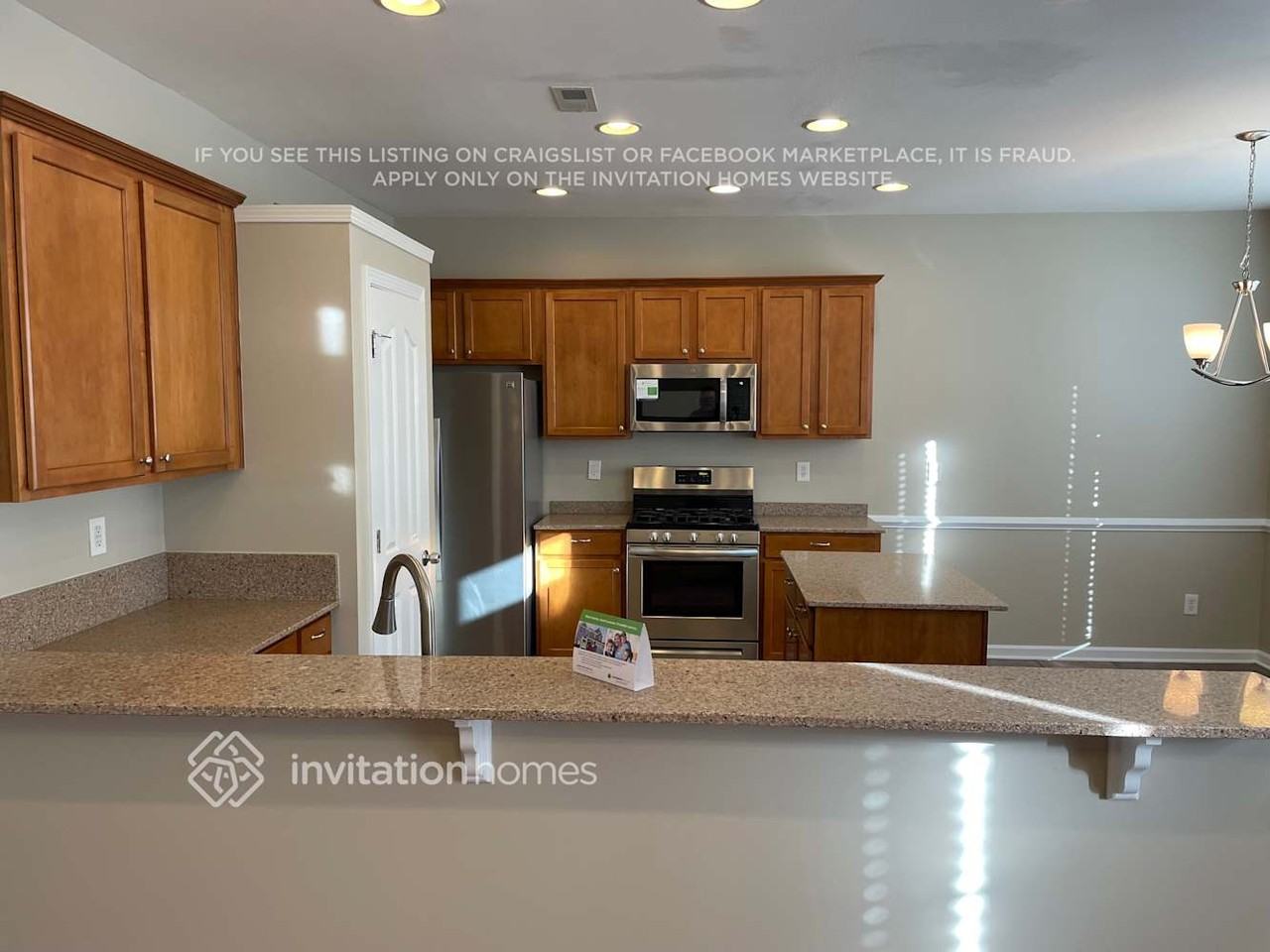 13945 Millers Creek Ln - Photo 3 of 11