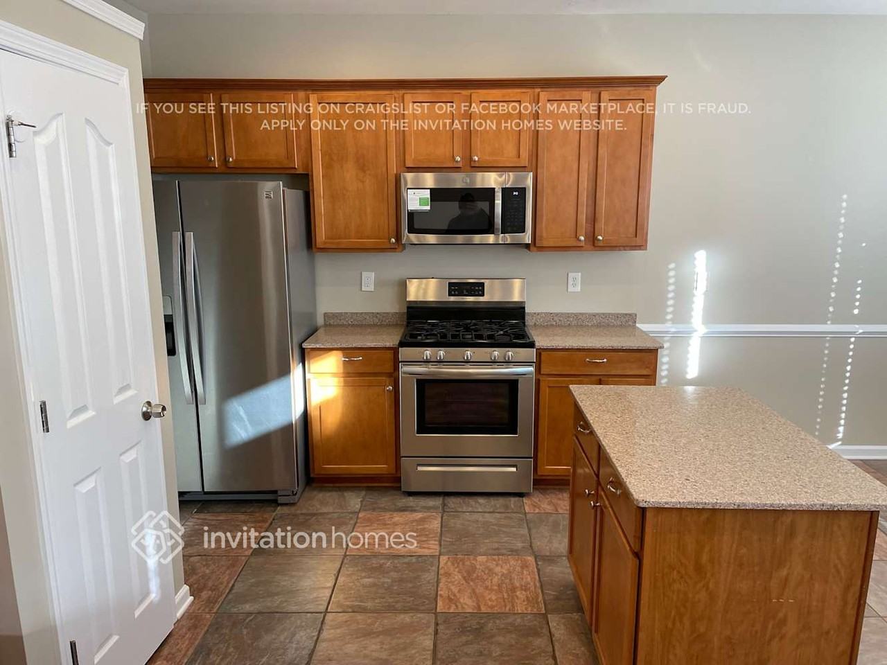 13945 Millers Creek Ln - Photo 5 of 11