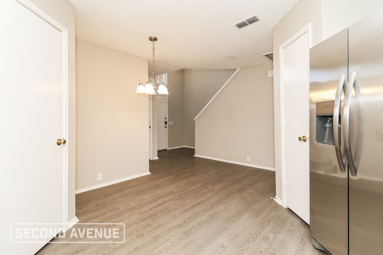 8525 Auburn Dr - Photo 6 of 28