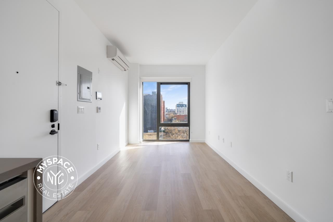 527 Grand Ave #705