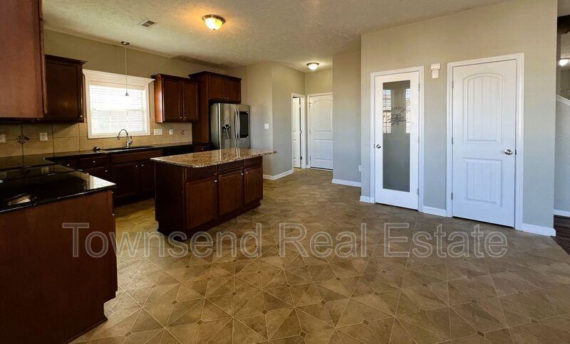 4211 Cherry Hill Ln - Photo 6 of 24