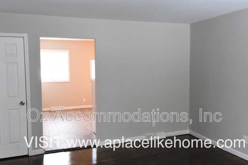 1109 S Appleton Ave - Photo 3 of 15