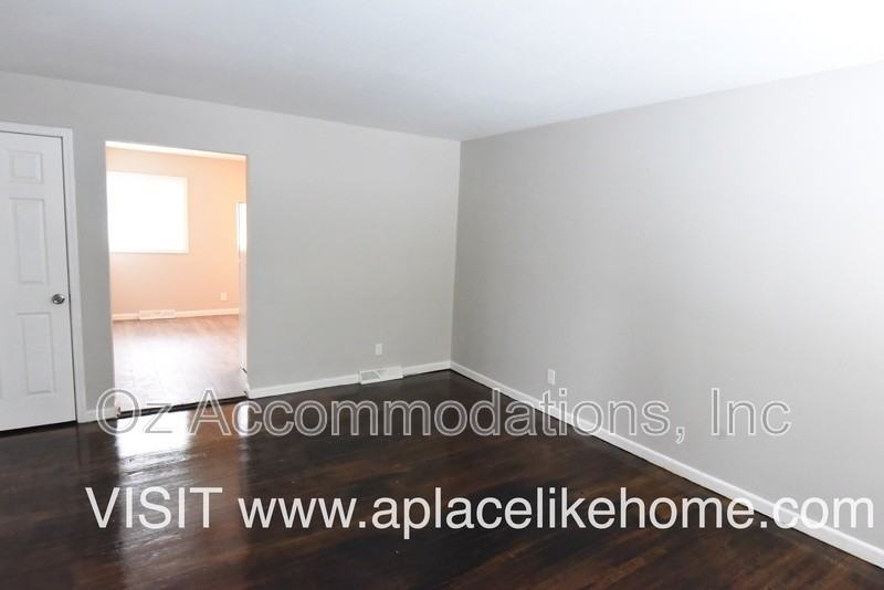 1109 S Appleton Ave - Photo 4 of 15