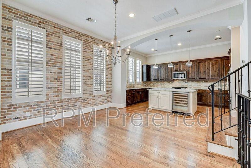 4506 Jackson St - Photo 3 of 29