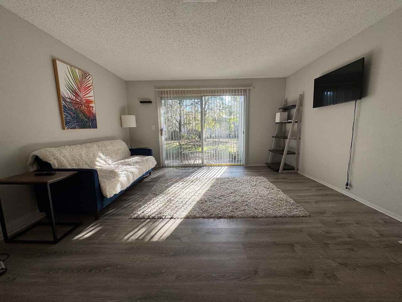3705 Sw 27th St - Photo 4 of 17