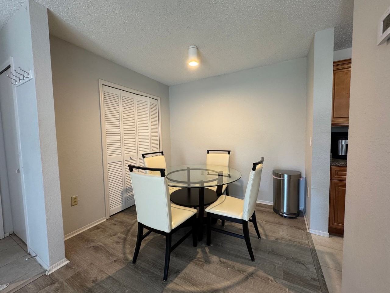 3705 Sw 27th St - Photo 6 of 17