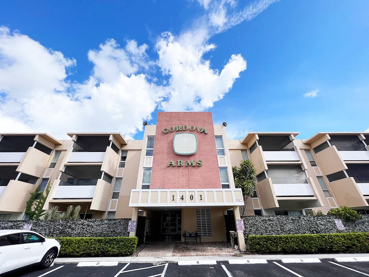 1401 SE 15th St - Photo 2 of 32