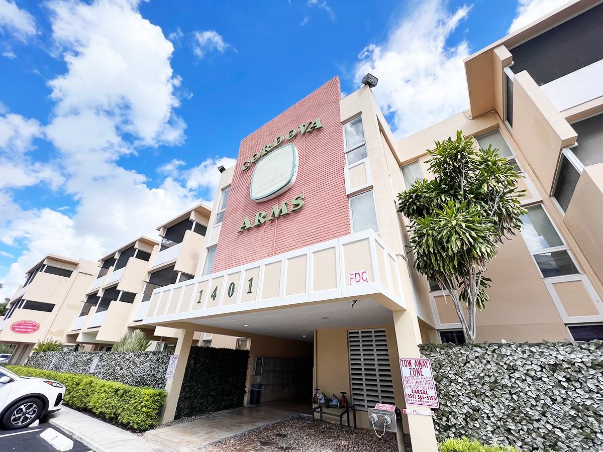 1401 SE 15th St - Photo 3 of 32