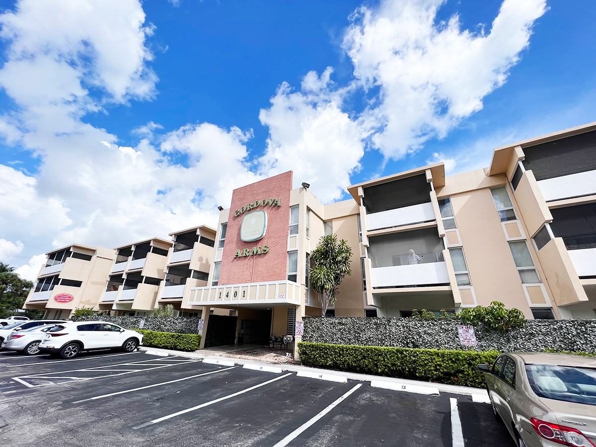 1401 SE 15th St - Photo 4 of 32