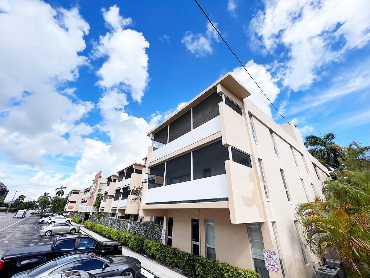 1401 SE 15th St - Photo 5 of 32