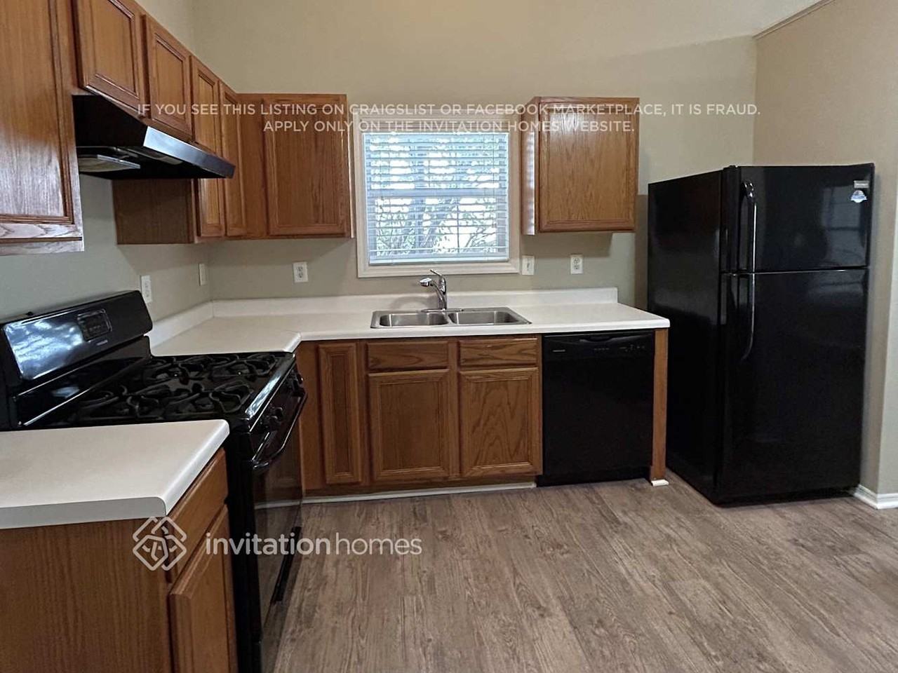3763 Laurel Green Way Nw - Photo 3 of 10