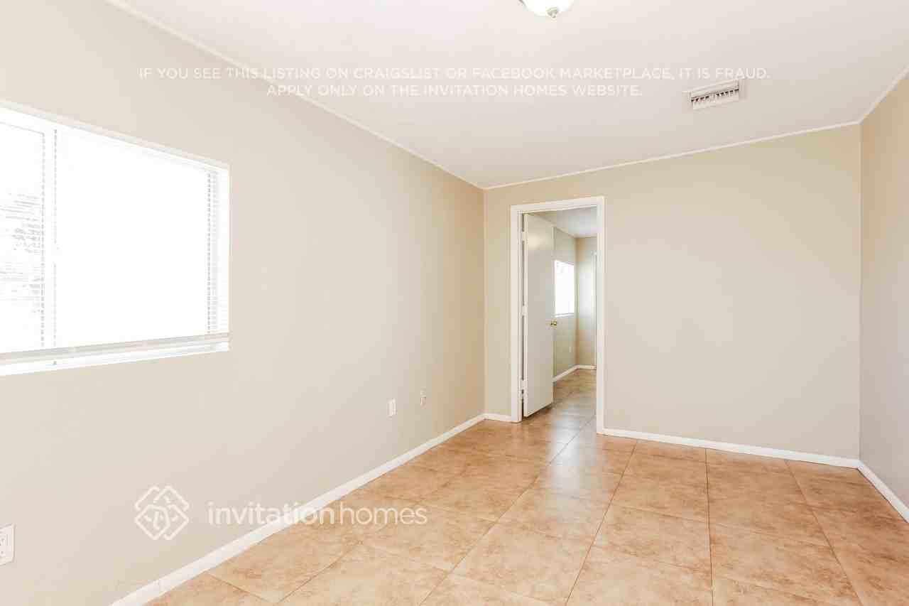 8553 N 108th Dr - Photo 3 of 17