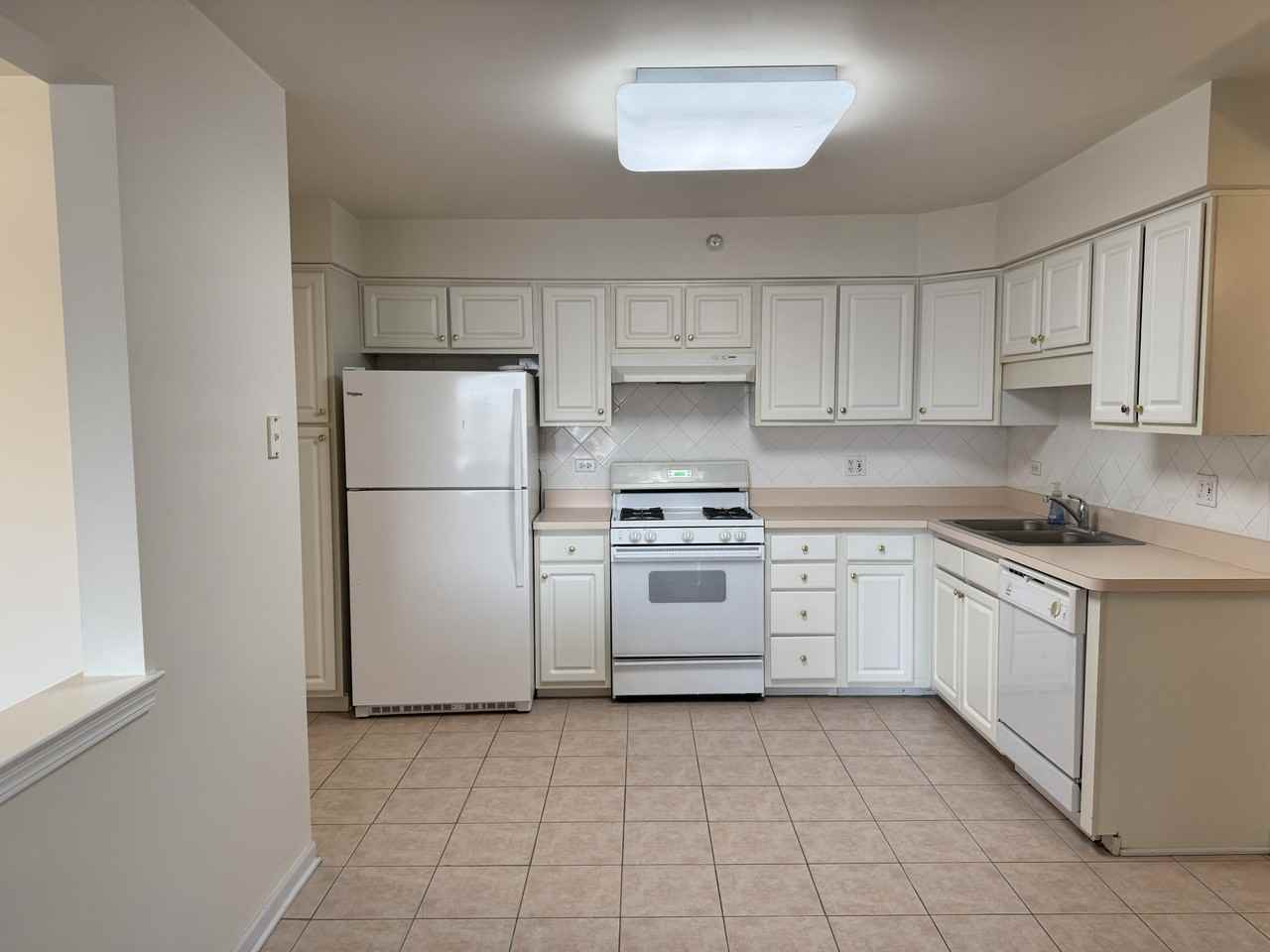 1210 E Washington St #402 - Photo 2 of 11