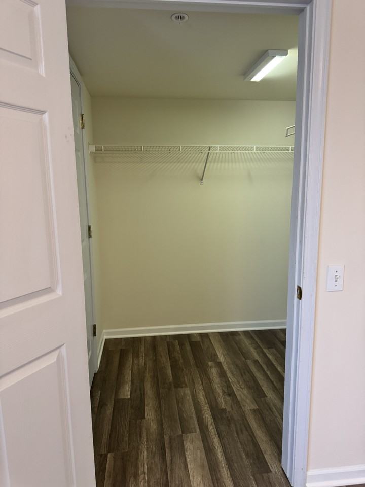 1210 E Washington St #402 - Photo 6 of 11