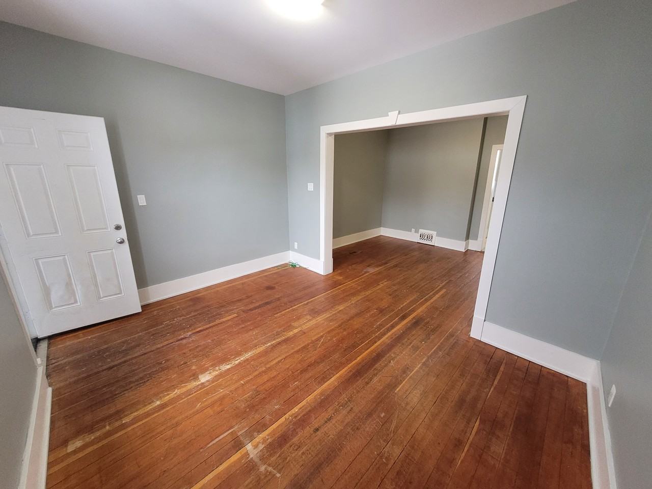 312 Avenue C North - Photo 3 of 14
