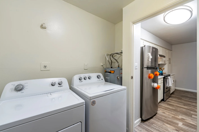 6420 N 63rd Ave - Photo 4 of 21