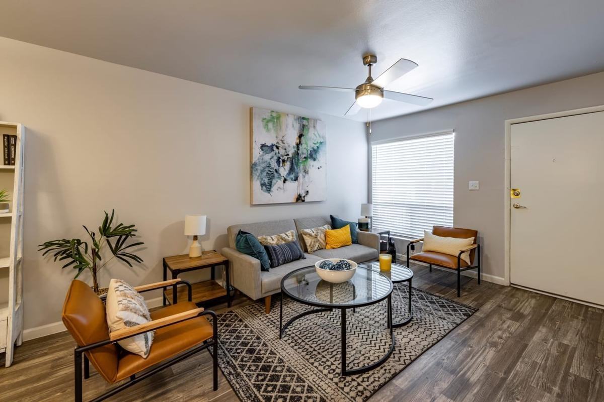 6420 N 63rd Ave - Photo 2 of 21