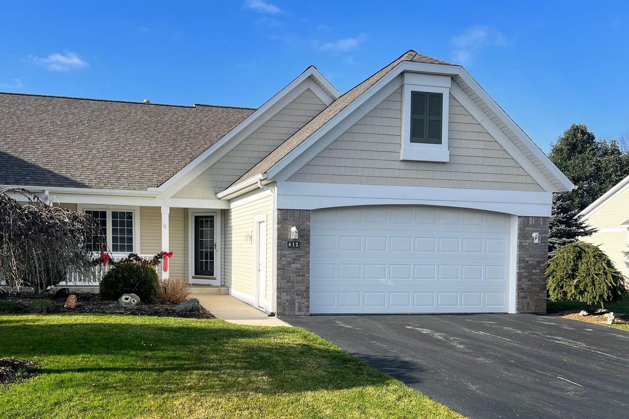 412 Timberlake Dr W - Photo 2 of 33