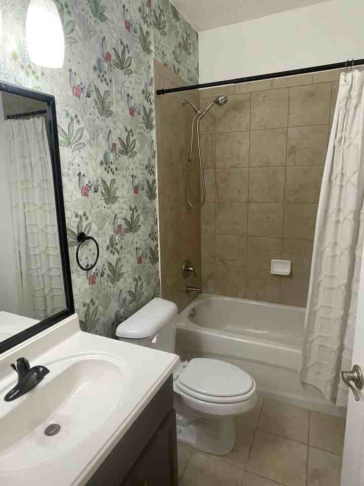 5112 Nw 21st Dr - Photo 3 of 17