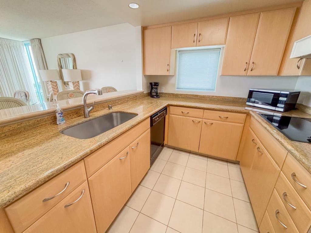 1341 Kapiolani Blvd - Photo 5 of 33