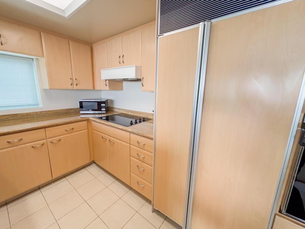 1341 Kapiolani Blvd - Photo 6 of 33