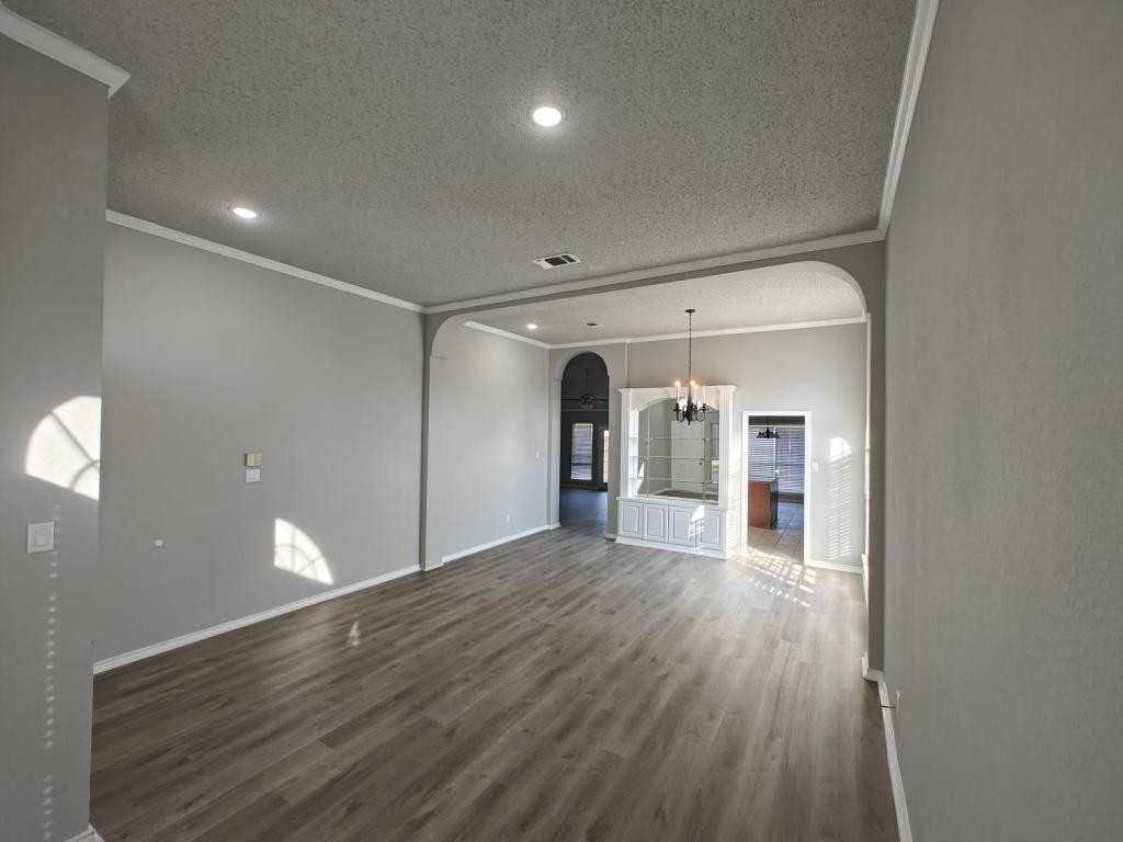 8504 Pebblebrook Dr - Photo 3 of 17