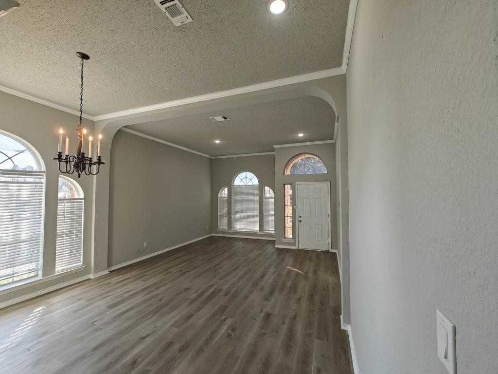8504 Pebblebrook Dr - Photo 4 of 17