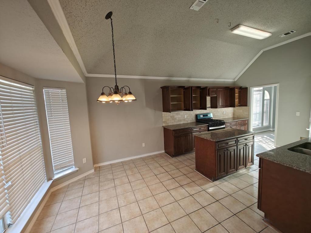 8504 Pebblebrook Dr - Photo 5 of 17