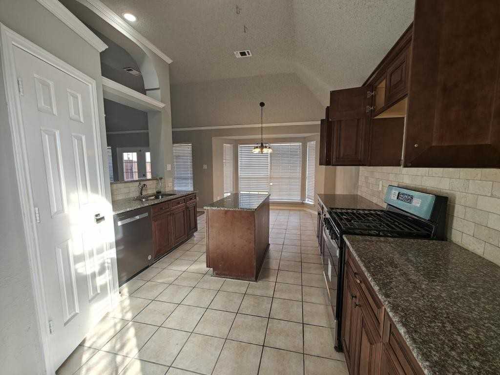 8504 Pebblebrook Dr - Photo 6 of 17