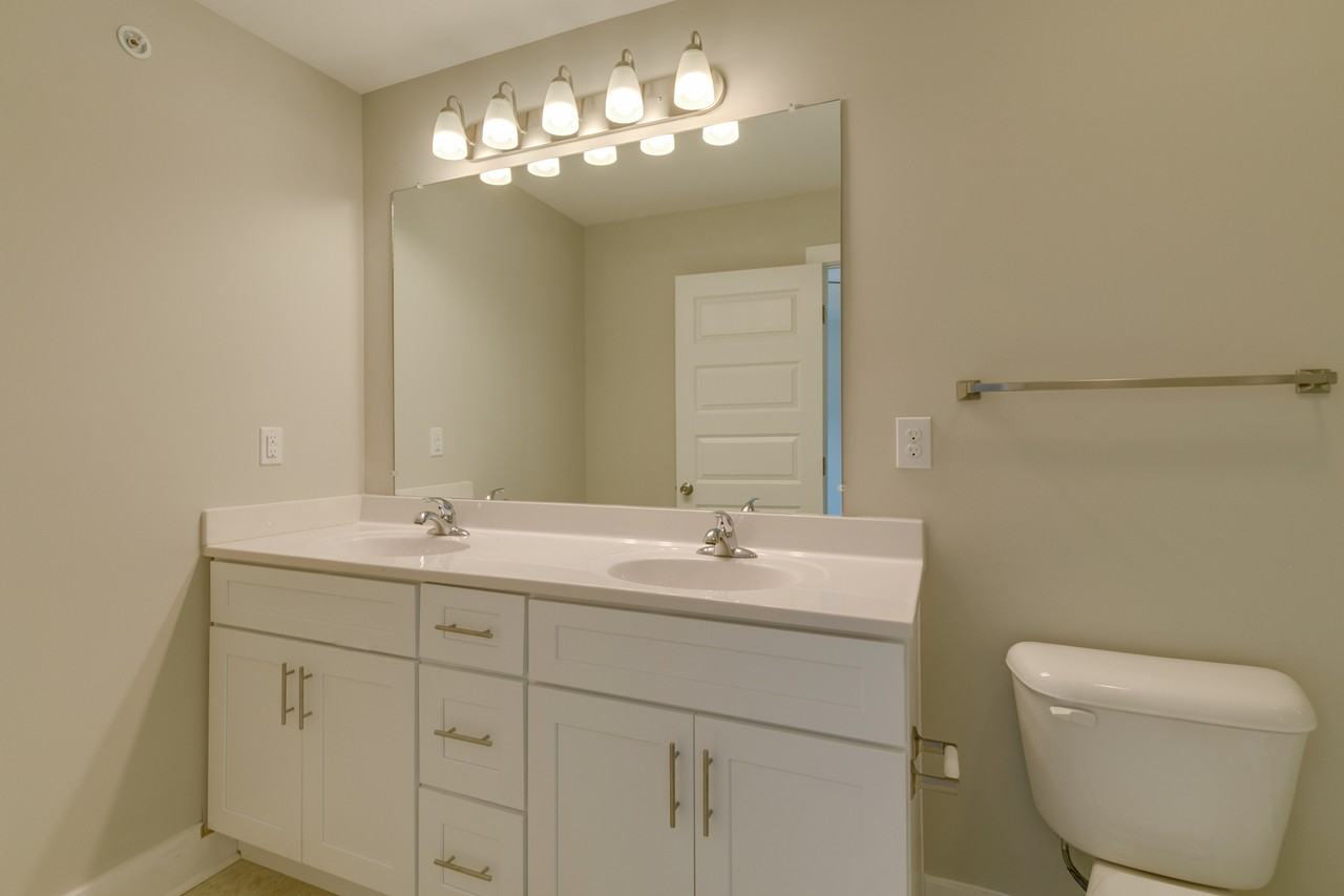 6020 Hillside Ln - Photo 2 of 33