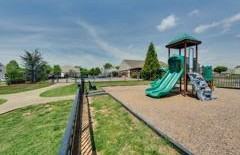 6020 Hillside Ln - Photo 5 of 33