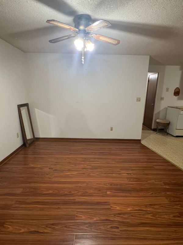 97 Oneida St - Photo 3 of 9