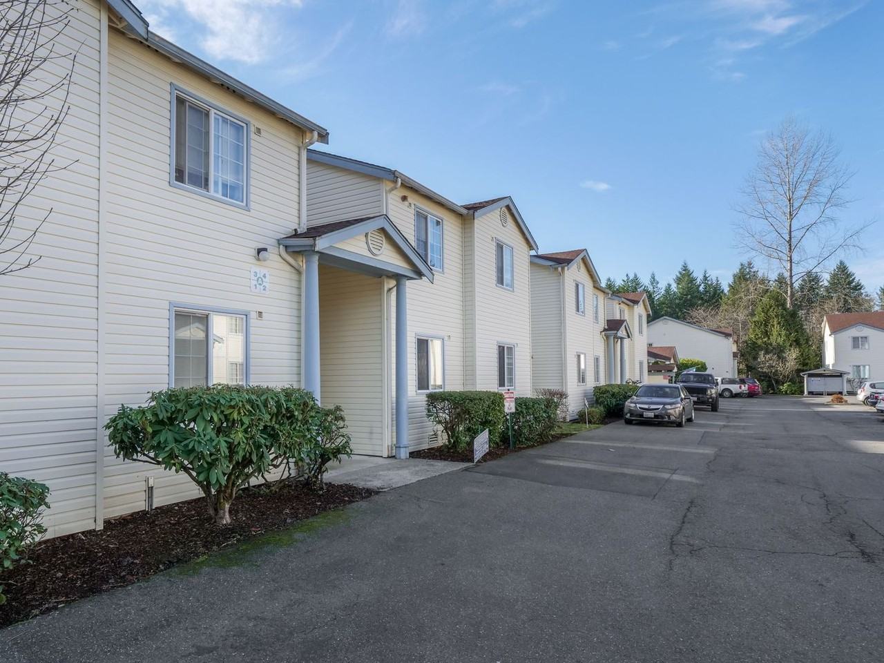 Village Garden Apts - Photo 3 of 10