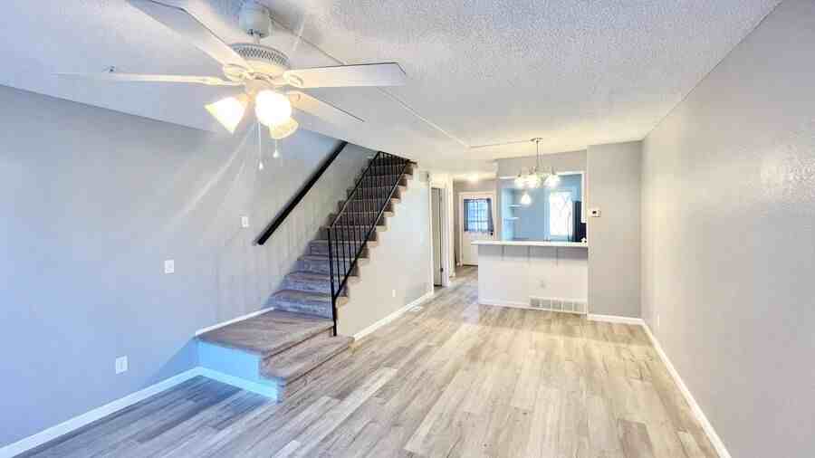 6712 S Holland Way - Photo 3 of 26