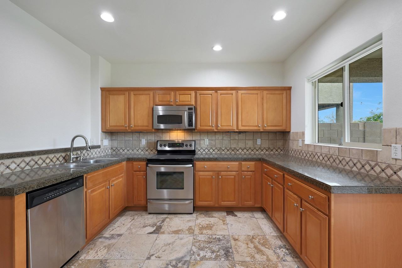 West Cypress Street - Photo 3 of 34