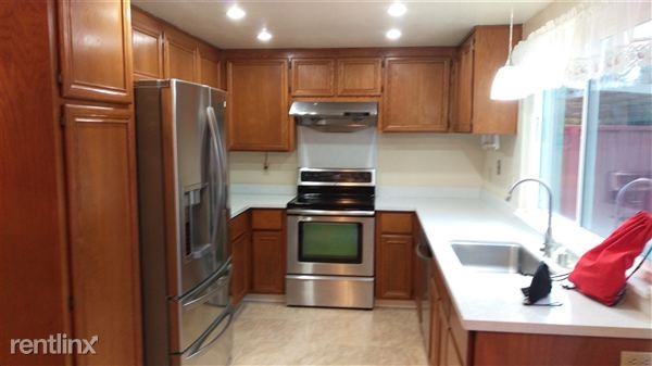 654 Fountainhead Dr - Photo 3 of 7