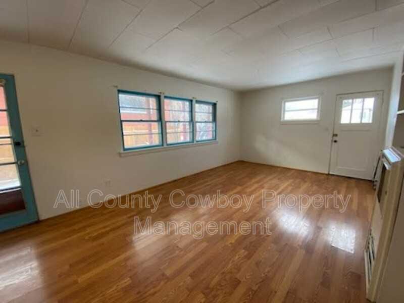 1530 E Kearney St - Photo 3 of 7